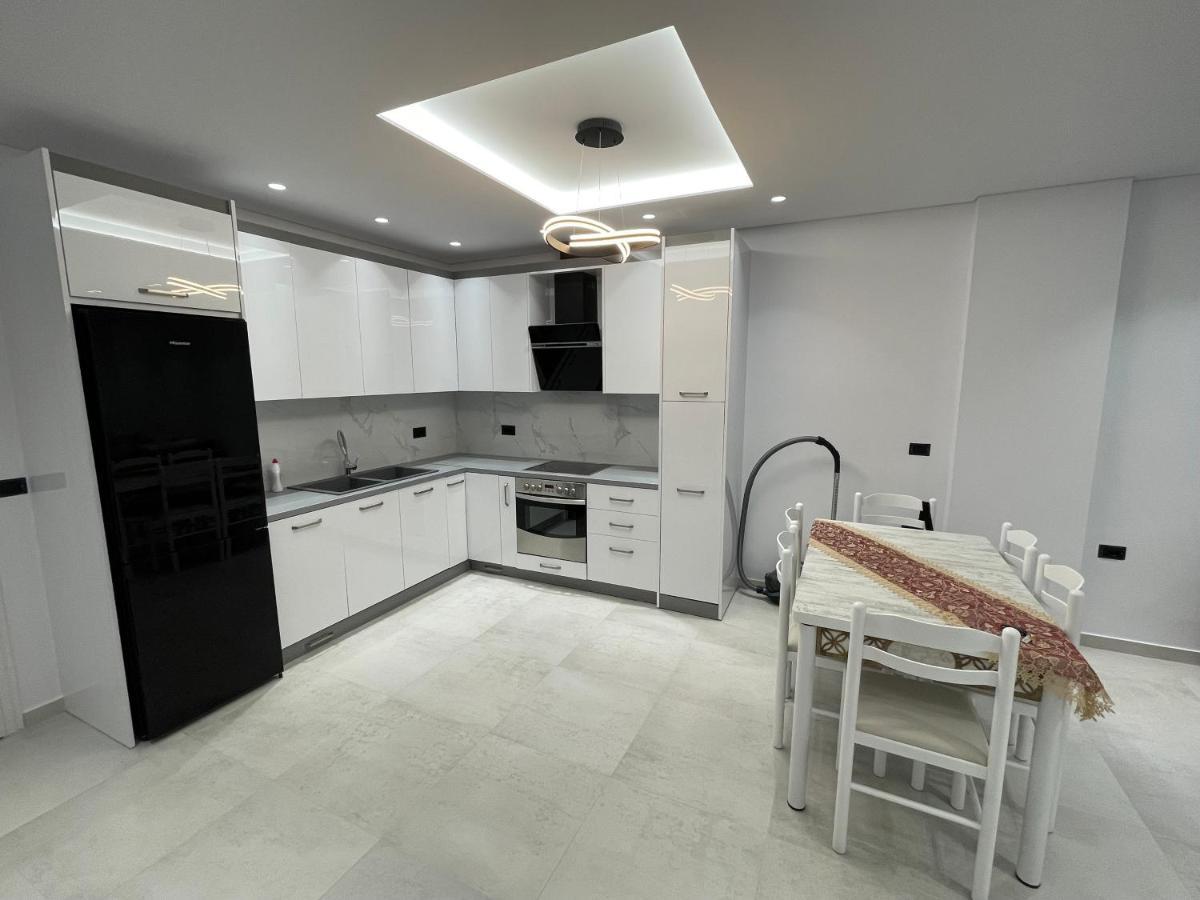 Alpha Lux Apartment Sarande Exterior photo